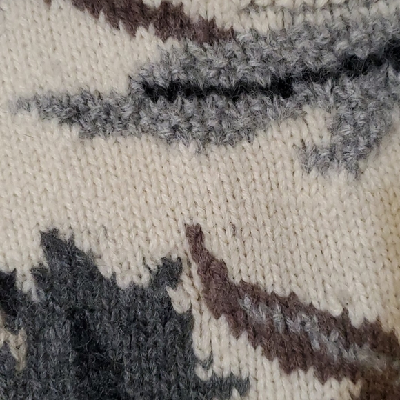 Sweater, woman's pullover - Picture 2 of 4